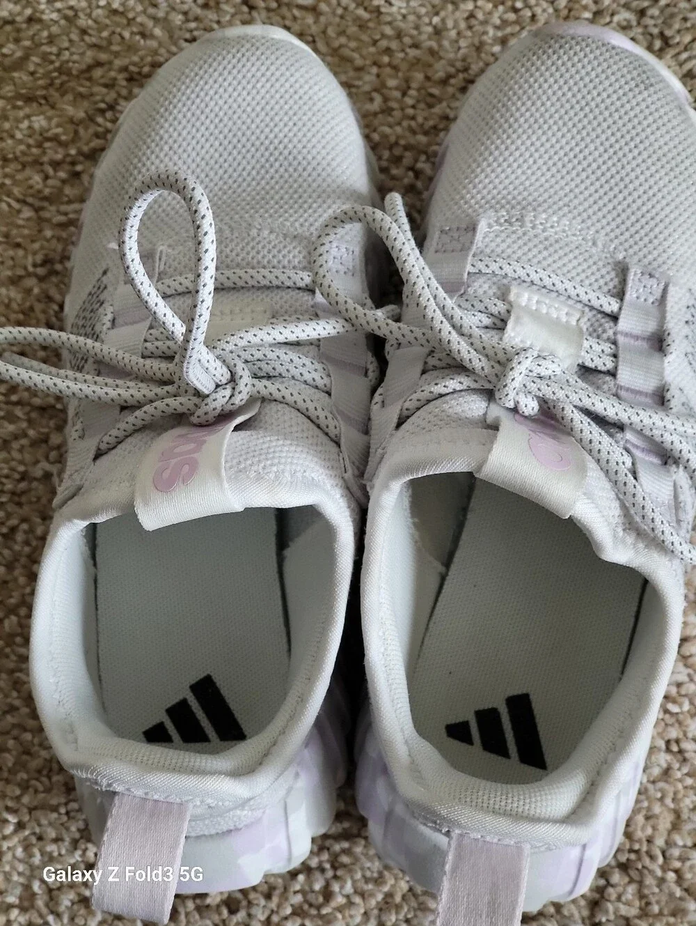 ♥️EUC♥️ Adidas Girls Lightweight Athletic Shoes - Pale  Gray - Picture 3 of 8